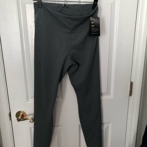 NWT NIKE LEGGINGS - Picture 1 of 3